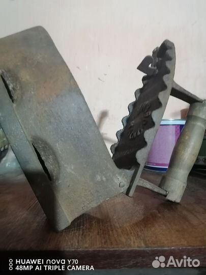 Утюг старинный