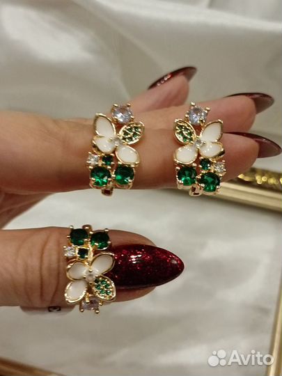 Комплект серьги кольцо под изумруды