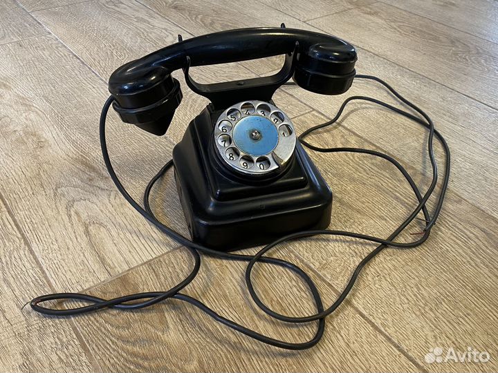 Ретро телефон аппарат 