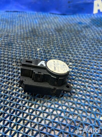 Моторчик заслонок отопителя Opel Astra Gtc купе