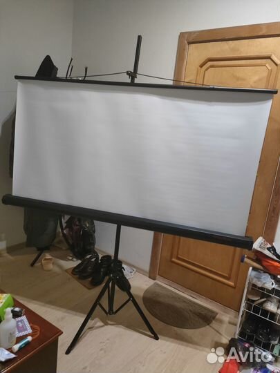 Экран переносной на стойке (новый)