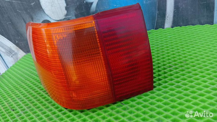 Фонарь задний в крыло Audi 80 B3