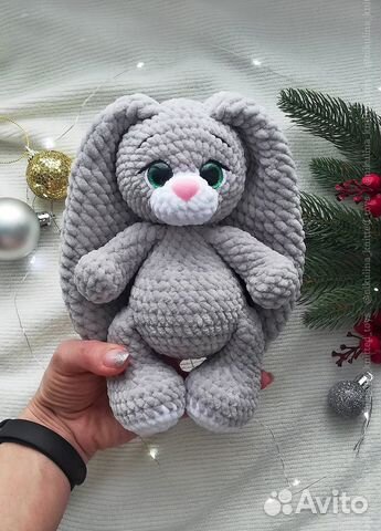 Зайка (вязаная игрушка)