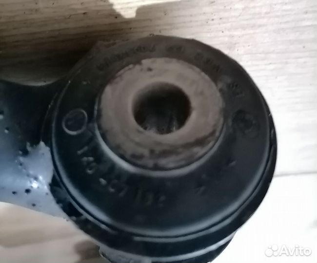 Рычаг передний правый VAG