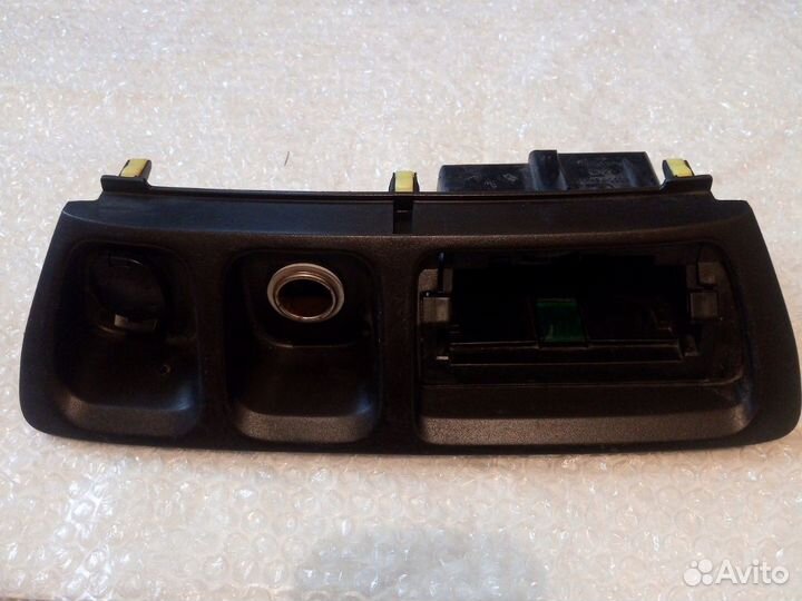 Панель пепеньницы Toyota