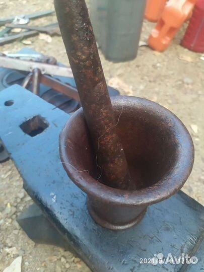Ступка чугунная, старинная
