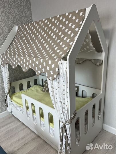 Кровать детская домик