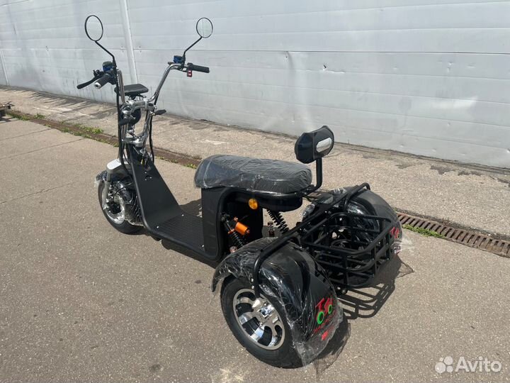Электрический трицикл двухместный