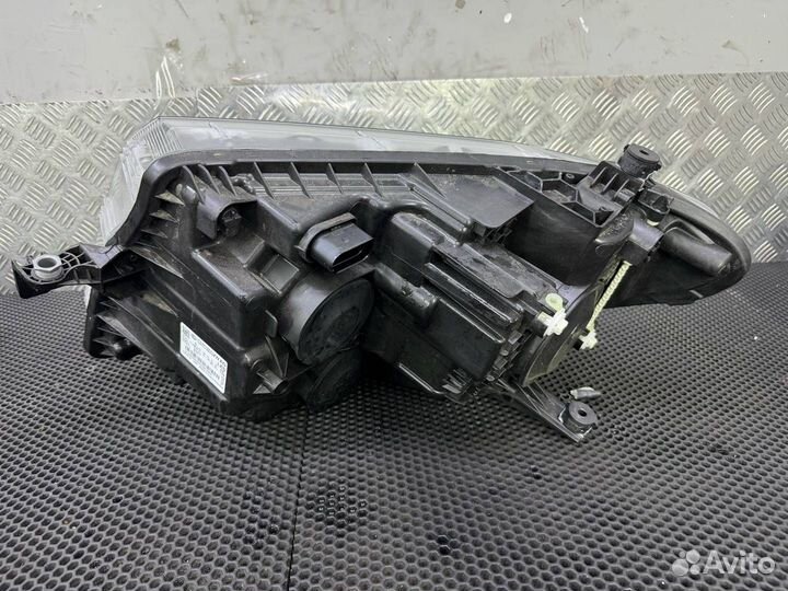 Фара правая Volkswagen Crafter 2 2023 7C2941006