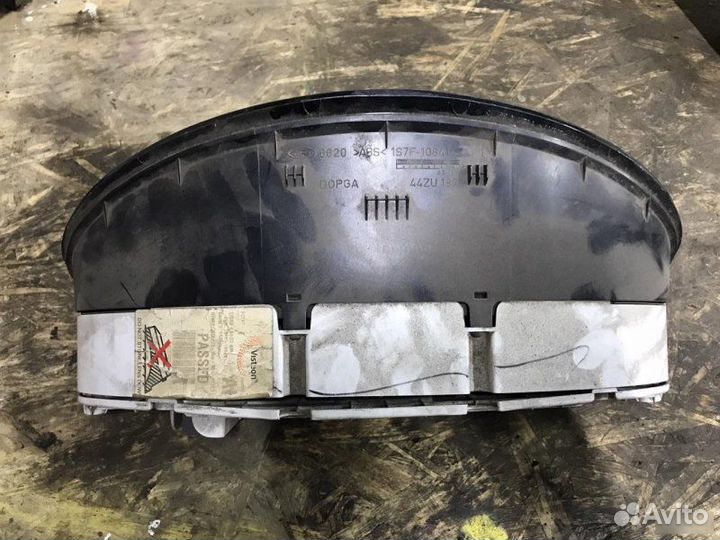 Приборная панель Ford Mondeo 3 лифтбек 1.8 2002