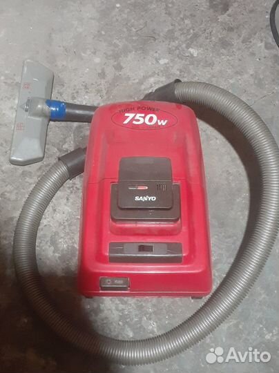 Пылесос sanyo 750W