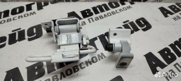 Петля дверная задняя левая Audi Q7 4LB BAR