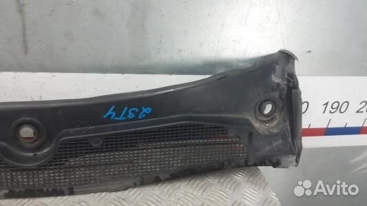 Накладка декоративная (жабо, дождевик) renault meg