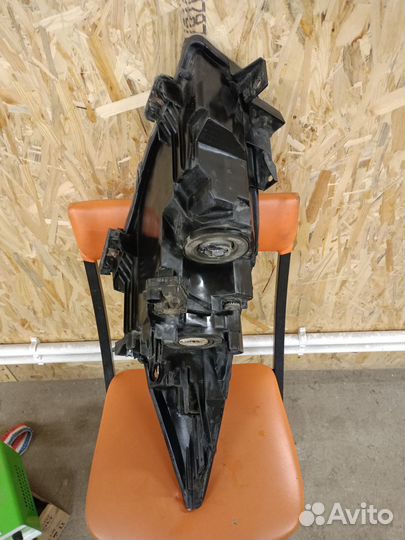 Левая правая Фара на mazda 3 хэтчбек 2010 год