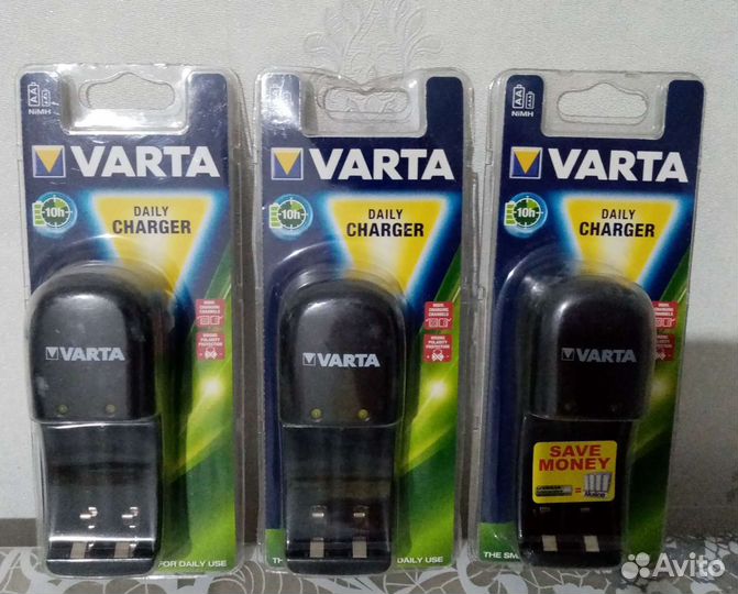Зарядное устройство Varta AA/AAA