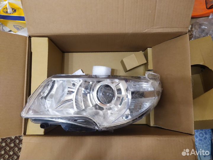 Фара левая Superb II