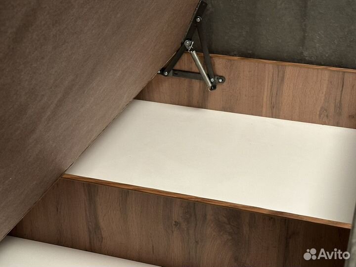 Детская кровать с бортиком