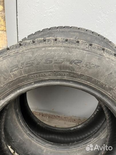 Pirelli Ice Zero 215/65 R17
