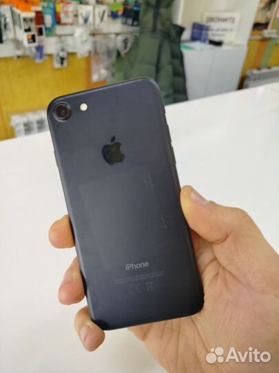 Корпус со шлейфами на iPhone 7