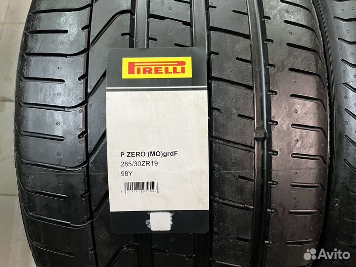 Pirelli P Zero 285/30 R19 и 255/35 R19