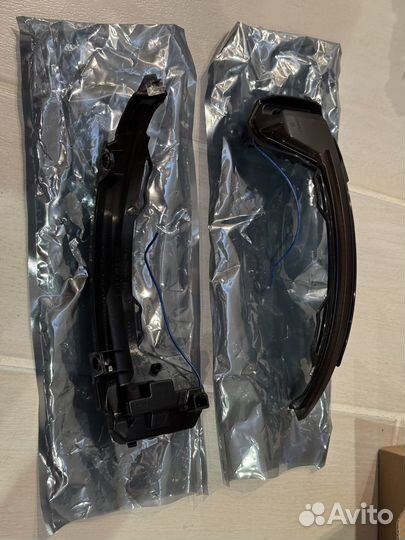 Повторитель поворота в зеркало tiguan