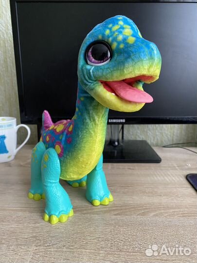 Динозавр Hasbro