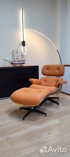 Eames chair в уникальном апельсиновом цвете