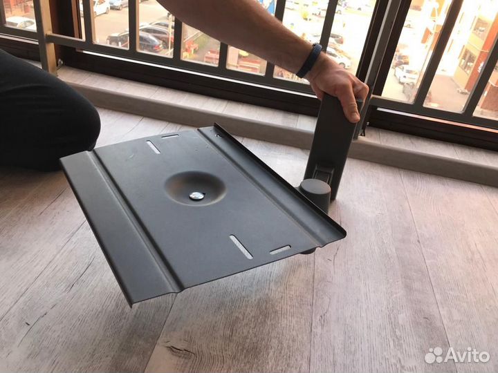 Кронштейн для телевизора поворотный