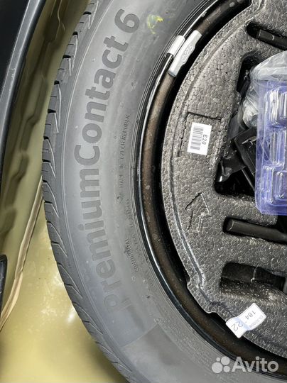 Continental ContiPremiumContact 6 215/55 R17