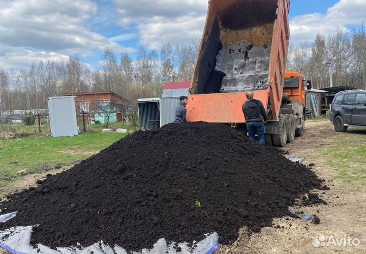 Чернозём. плодородная земля полевая. Торфо-грунт