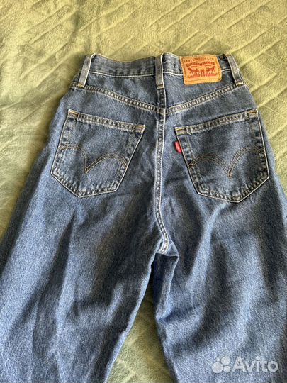 Джинсы levis