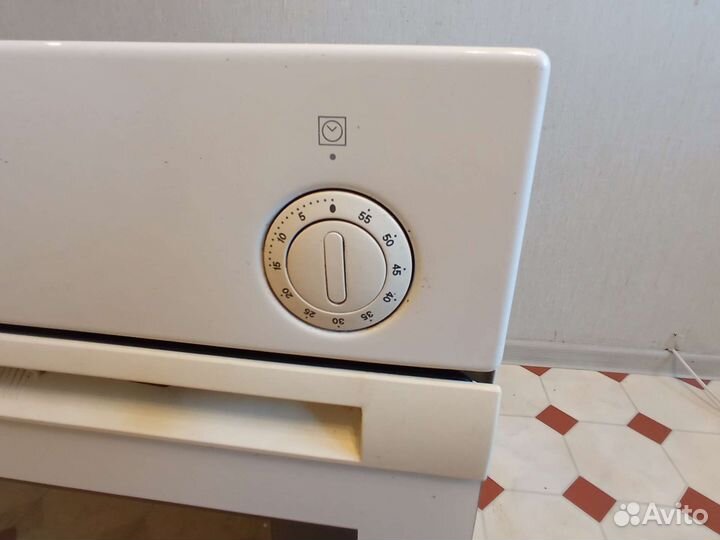 Электрический духовой шкаф бу Ariston FM11 F