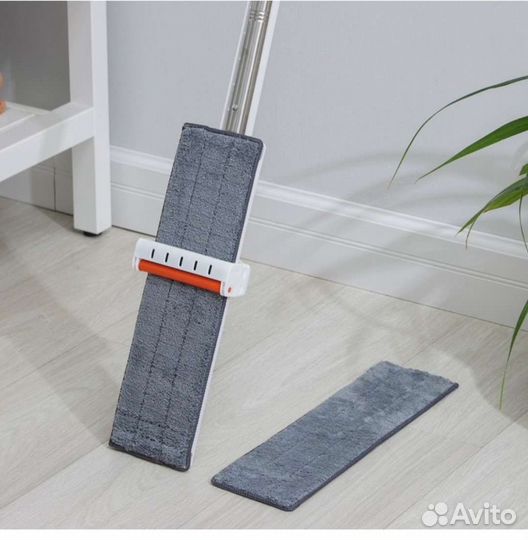 Швабра с отжимом и водосгоном Raccoon