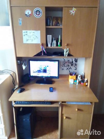 Компьютерный стол