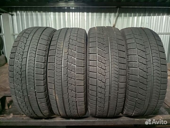 Bridgestone Blizzak VRX 215/55 R17 94S