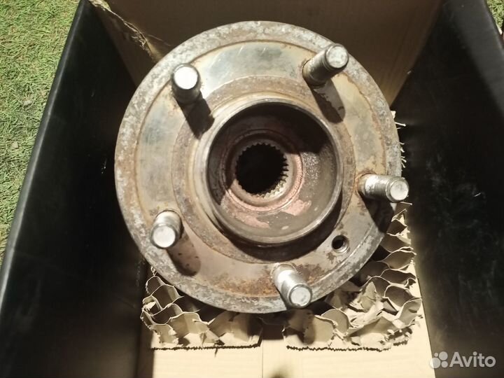 Ступица передняя Discovery 3 (Timken)