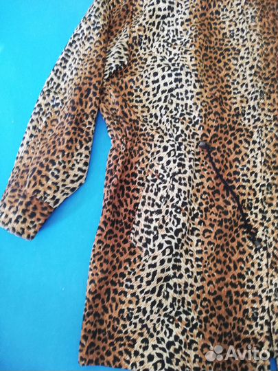 Ветровка женская