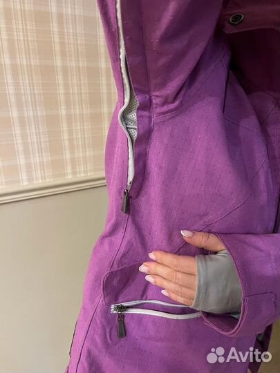 Сноубордическа (горнолыжная) куртка