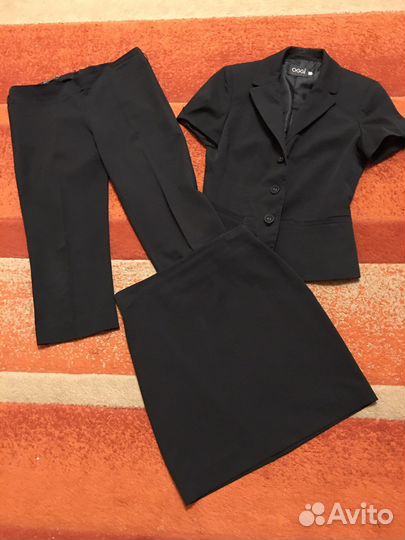 Женский костюм тройка р 42