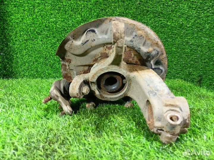 Volkswagen Polo левый пов.кулак