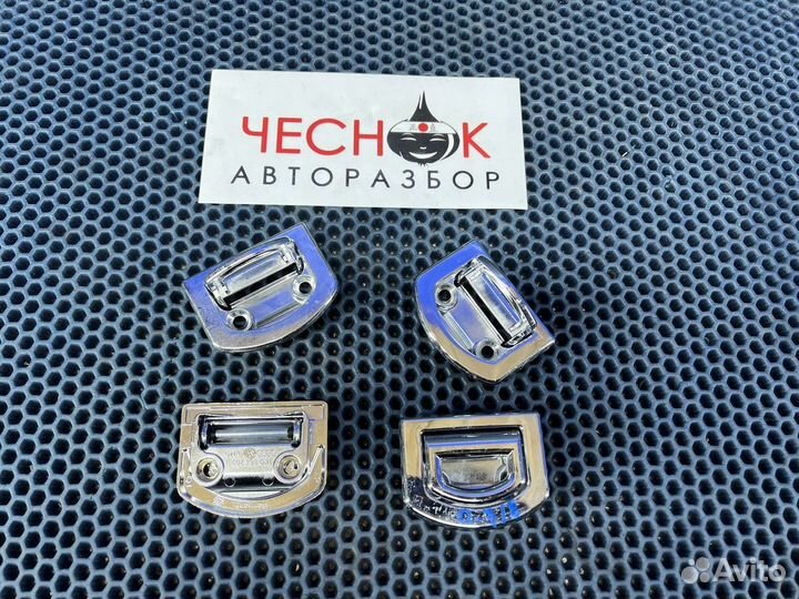 Крепление сетки багажника Audi Q7 L4 2005-2015