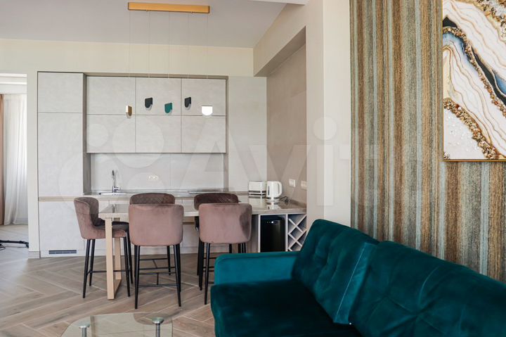 2-к. квартира, 82 м², 4/9 эт.