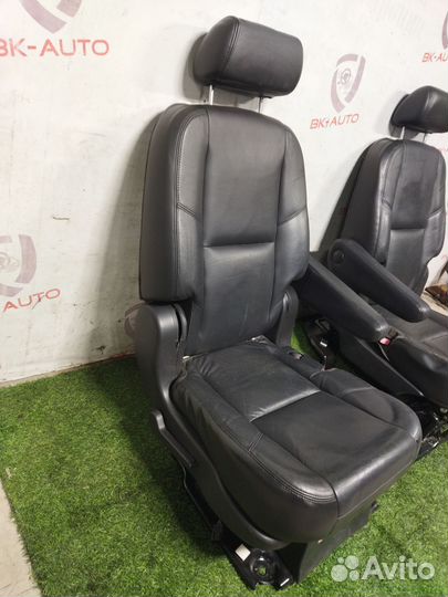 Сидения второй ряд Cadillac Escalade GMT900