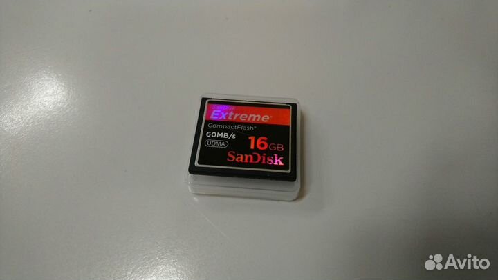 CompactFlash Kingston на 8Гб и SanDisk на 16Гб
