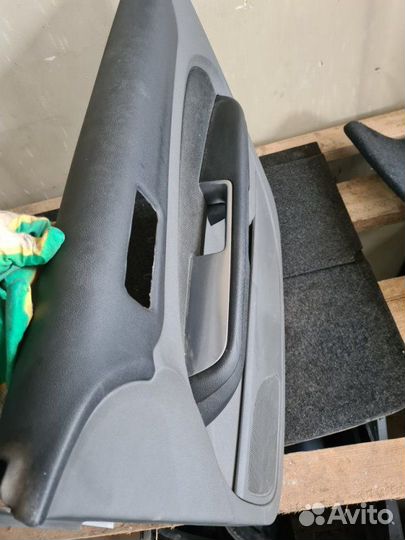 Обшивка двери передняя правая Ford Focus 2 kkda