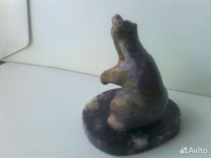 Статуэтка из чароита