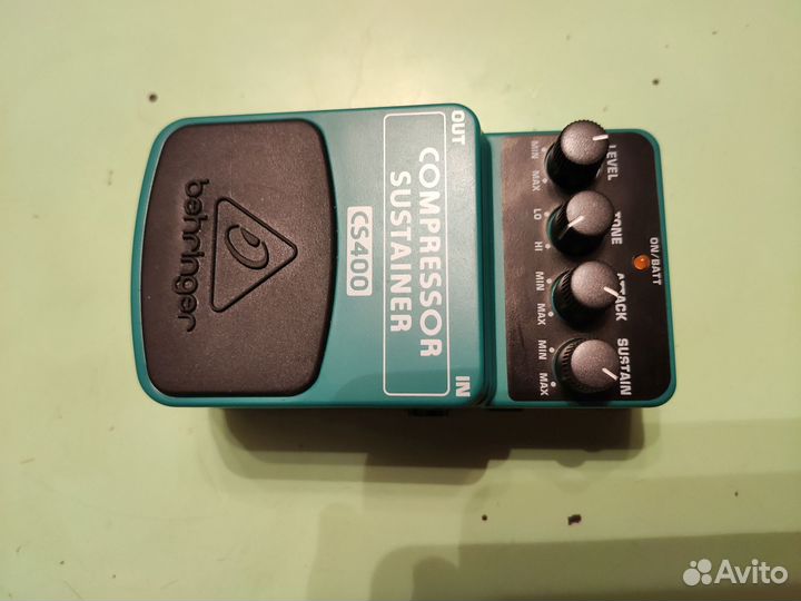 Гитарный компрессор Behringer CS400 сост новой