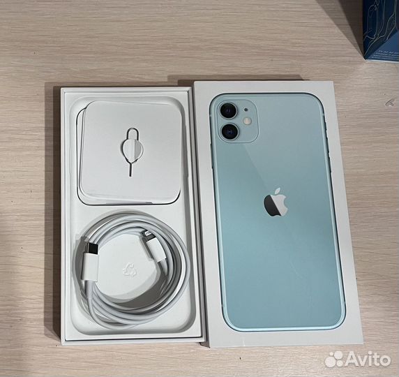 iPhone 11, 64 ГБ