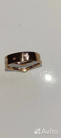 Стильное золотое кольцо