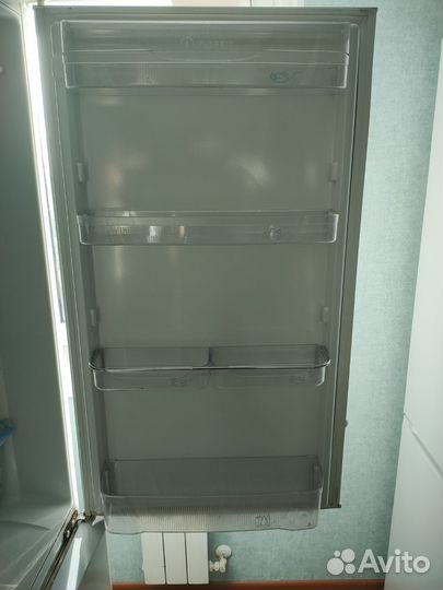 Холодильник бу indesit